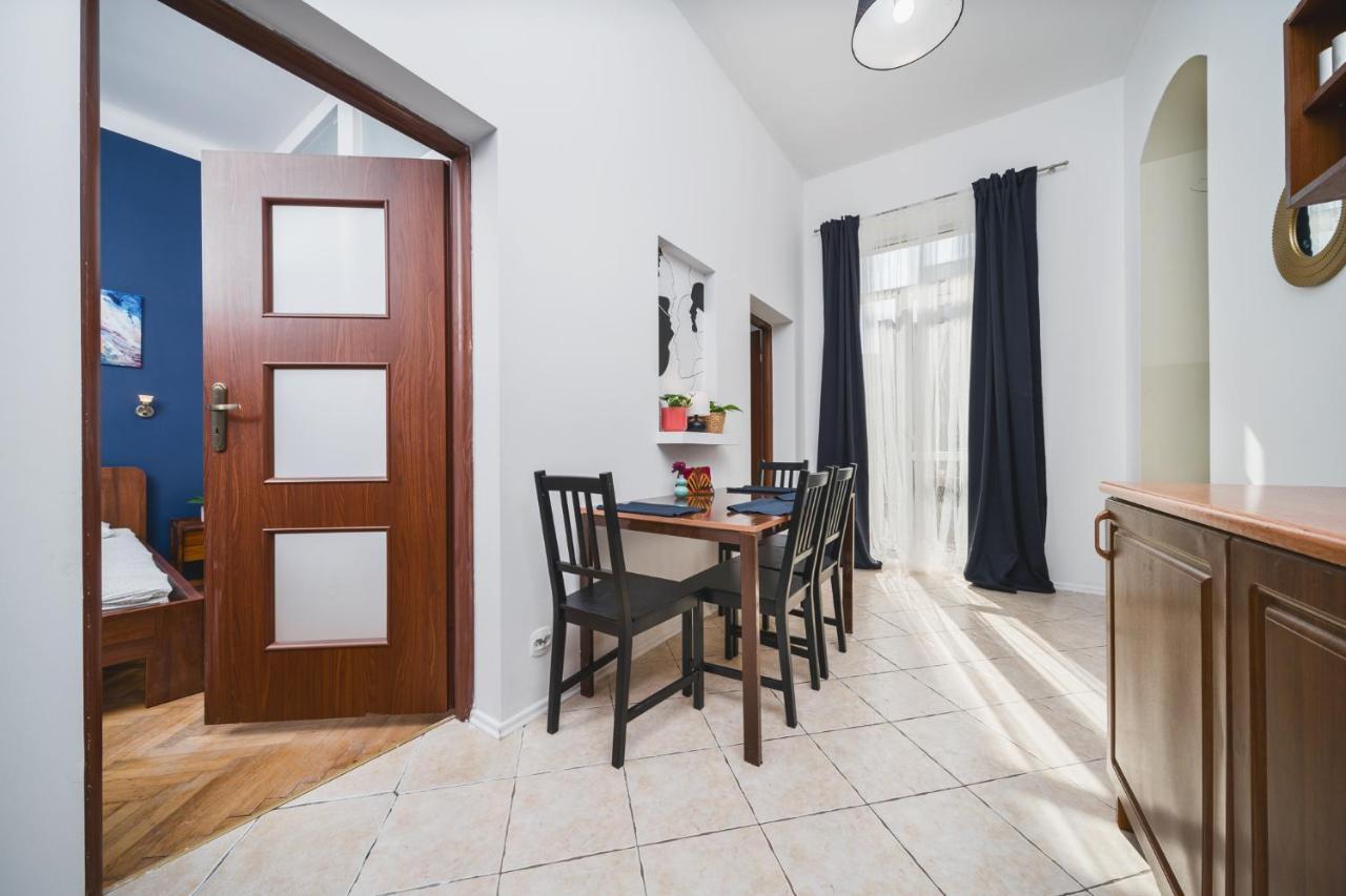 2 Bedroom Apartment Next To The Main Railway Station - By Upstairs Cracovia Exterior foto
